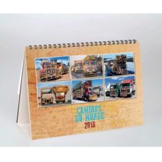 CALENDRIER DE BUREAU ILLUSTRE DE 7 PHOTOS DE CAMIONS DU MONDE